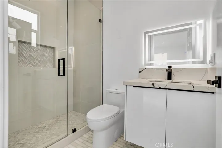 7445 Oakdale Avenue, Winnetka, California 91306