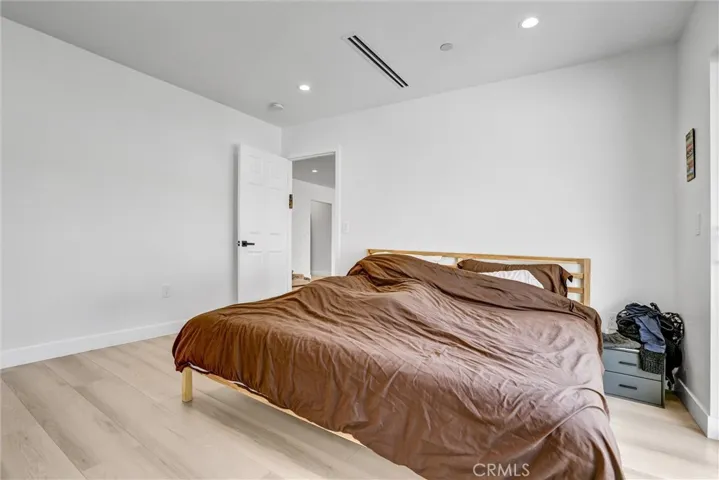 7445 Oakdale Avenue, Winnetka, California 91306