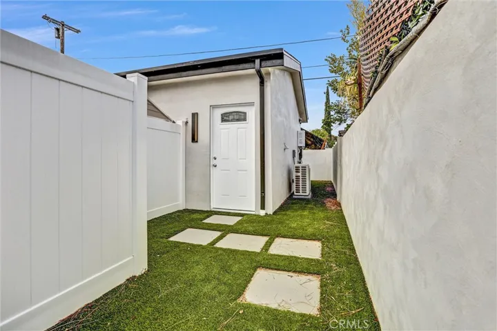 7445 Oakdale Avenue, Winnetka, California 91306