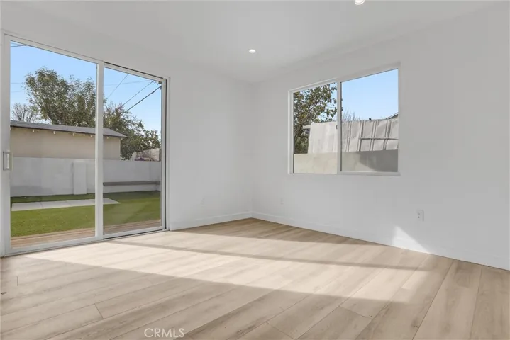 7445 Oakdale Avenue, Winnetka, California 91306