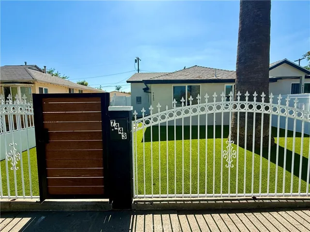 7445 Oakdale Avenue, Winnetka, California 91306