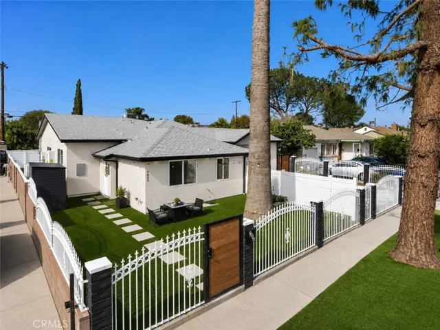 7445 Oakdale Avenue, Winnetka, California 91306