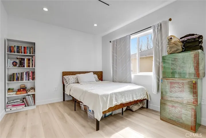 7445 Oakdale Avenue, Winnetka, California 91306