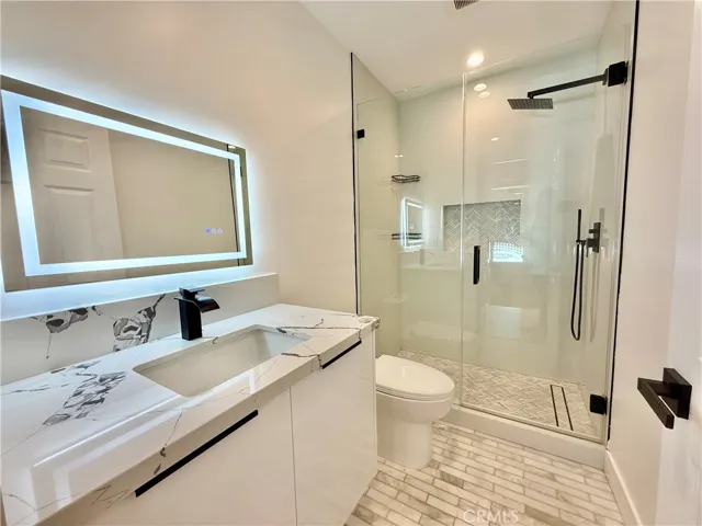7445 Oakdale Avenue, Winnetka, California 91306