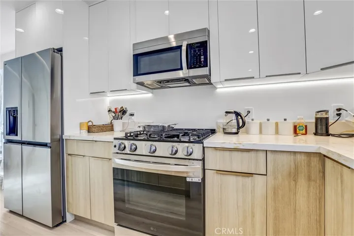 7445 Oakdale Avenue, Winnetka, California 91306
