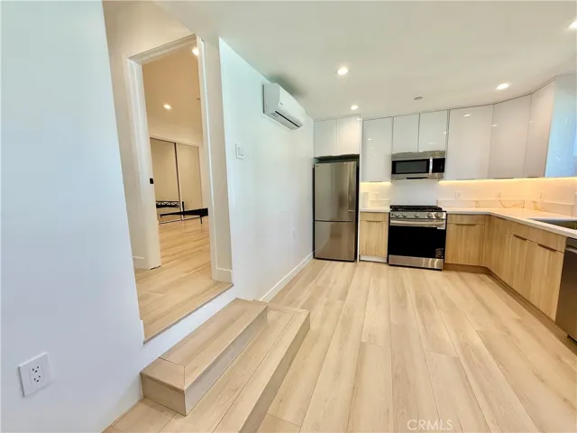 7445 Oakdale Avenue, Winnetka, California 91306