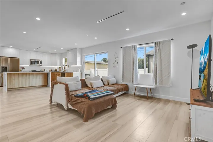 7445 Oakdale Avenue, Winnetka, California 91306