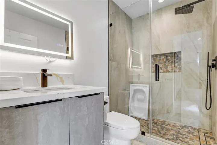 7445 Oakdale Avenue, Winnetka, California 91306