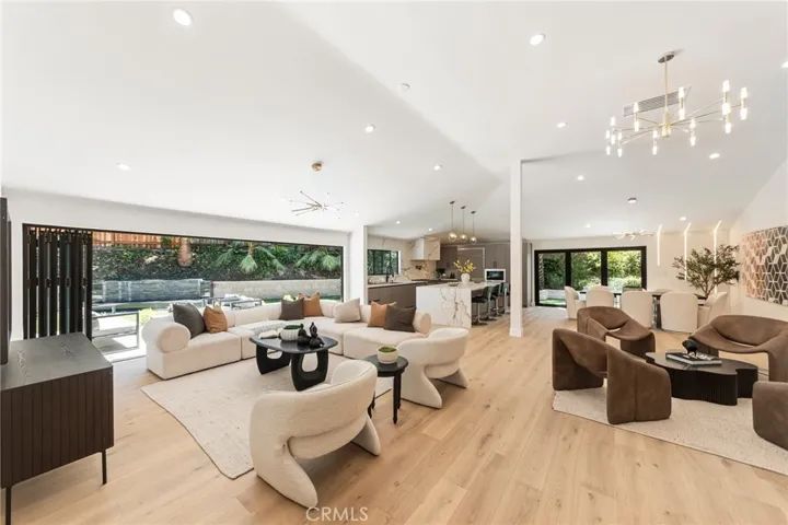 22850 Margarita Drive, Woodland Hills, California 91364
