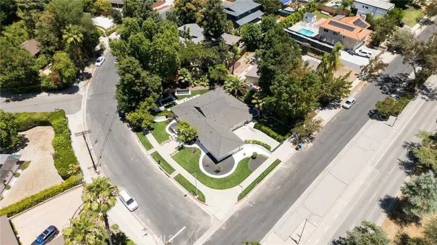 22850 Margarita Drive, Woodland Hills, California 91364