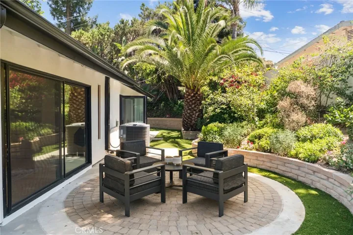 22850 Margarita Drive, Woodland Hills, California 91364