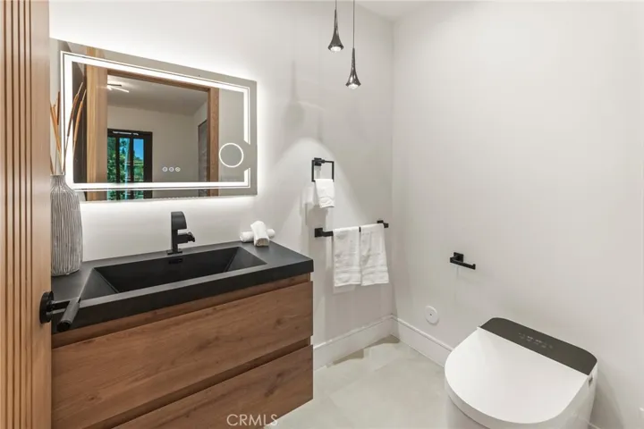 22850 Margarita Drive, Woodland Hills, California 91364