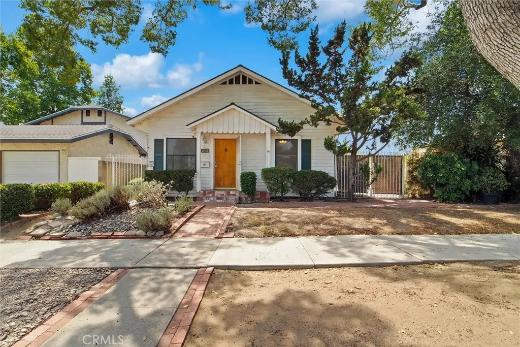 1005 N Alameda