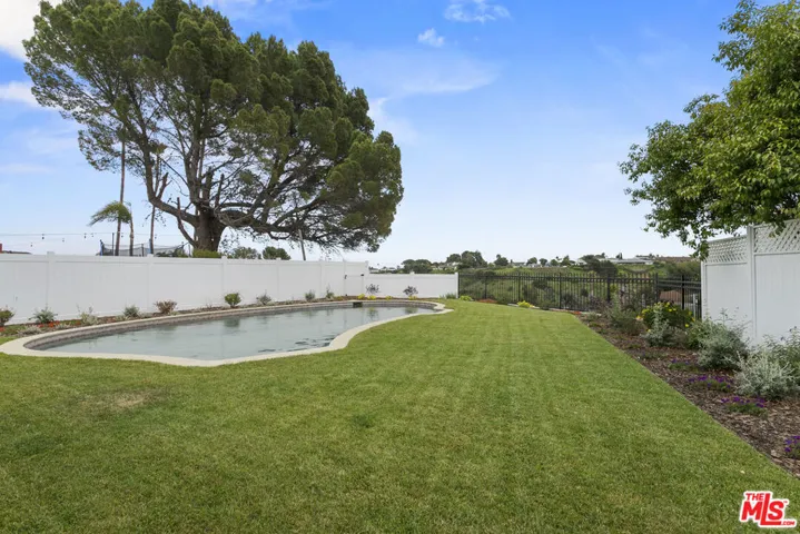 4444 Don Felipe Drive, Los Angeles, California 90008