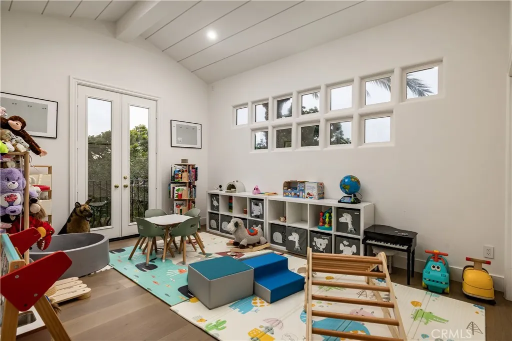 flexible space / Bonus Room