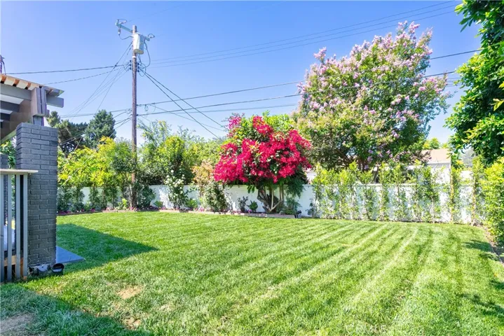 6853 Willis, Van Nuys, California 91405
