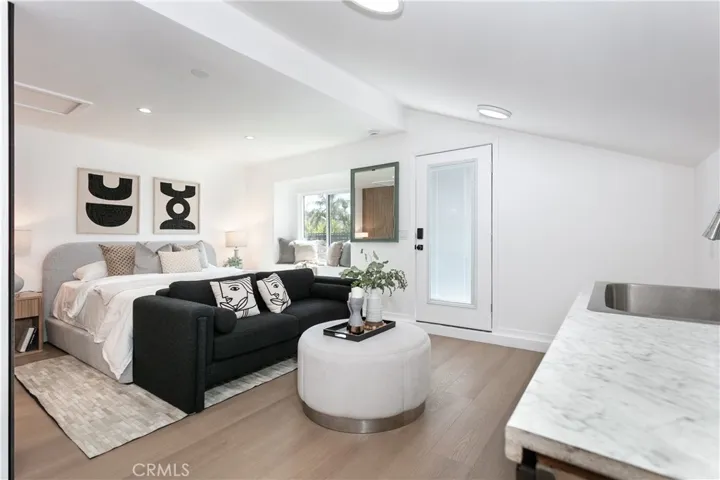 6853 Willis, Van Nuys, California 91405