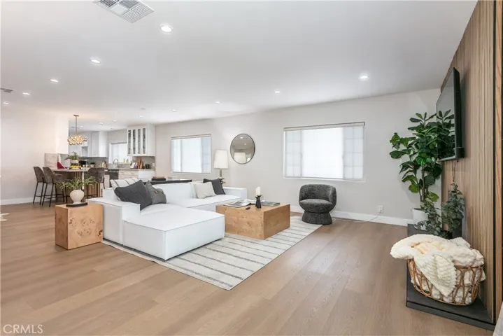 6853 Willis, Van Nuys, California 91405