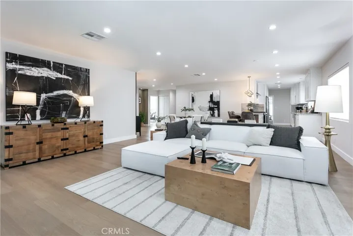 6853 Willis, Van Nuys, California 91405