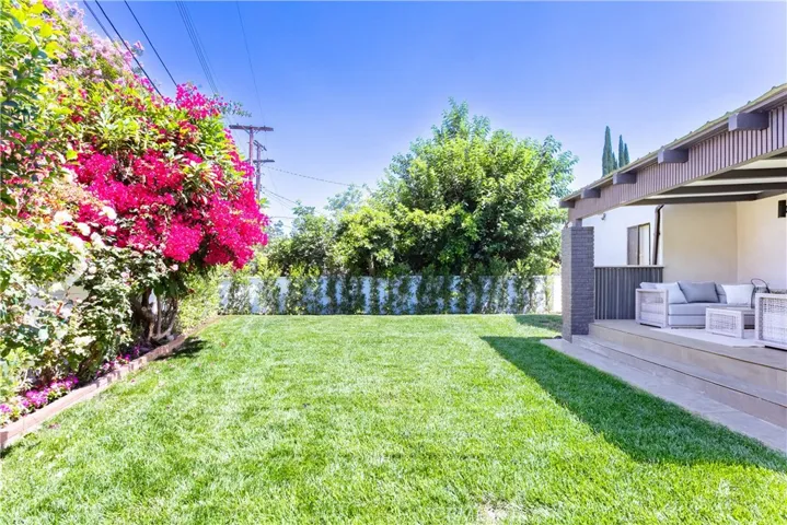 6853 Willis, Van Nuys, California 91405