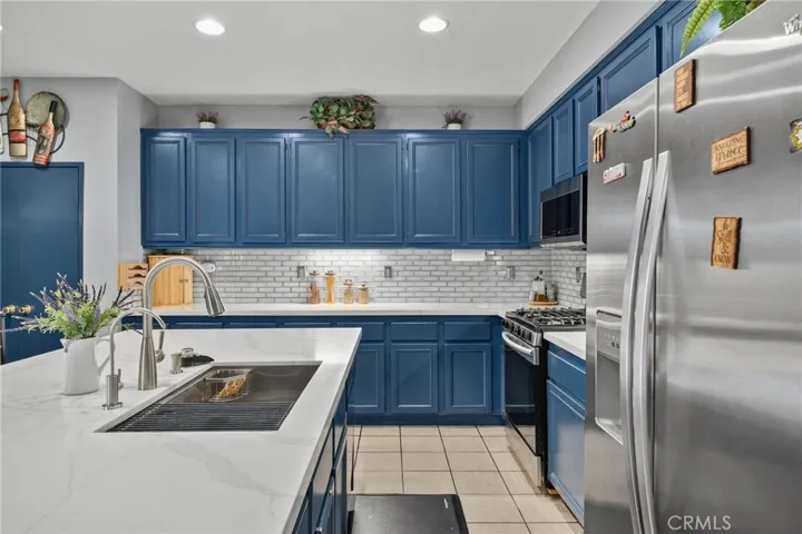 6380 Iris Court, Eastvale, California 92880