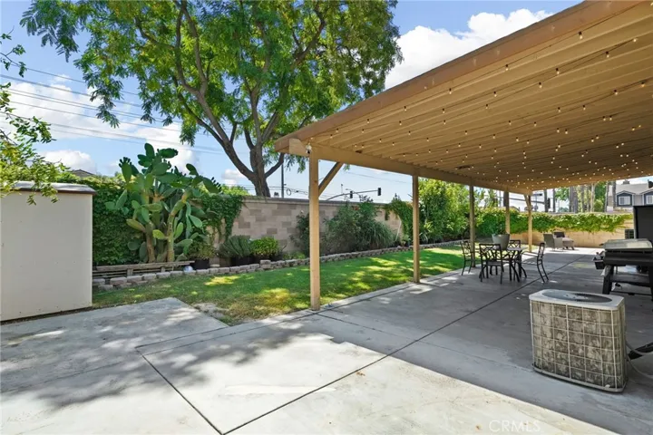 6380 Iris Court, Eastvale, California 92880