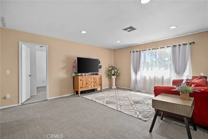 6380 Iris Court, Eastvale, California 92880