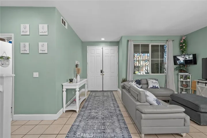 6380 Iris Court, Eastvale, California 92880