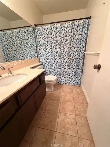 Bathroom pic #2