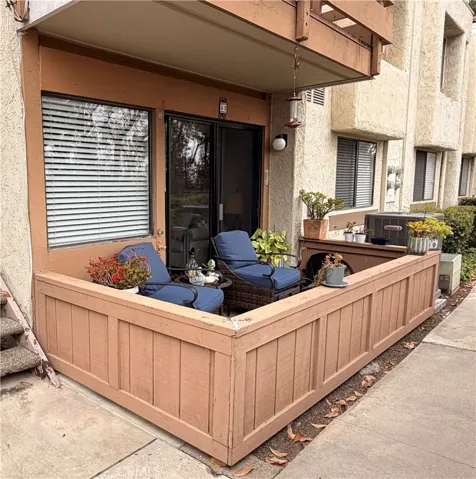 Front of condo pic #2