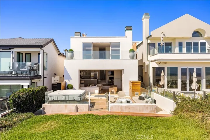 7204 W Oceanfront, Newport Beach, California 92663