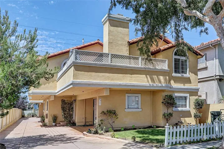 2621 Grant Avenue C, Redondo Beach, California 90278