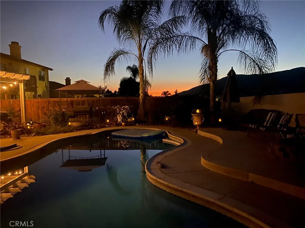 Your gorgeous backyard!! : )
