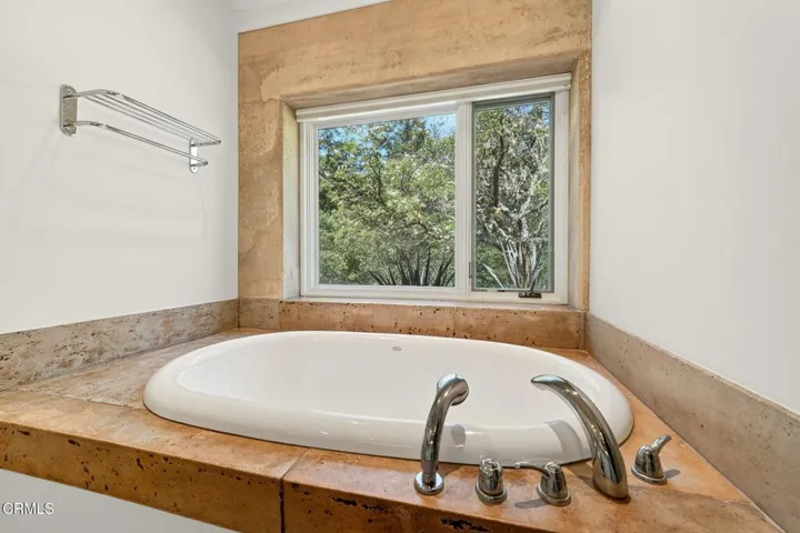18 primary suite tub