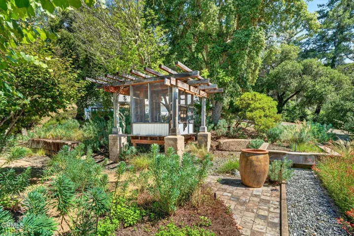 27 entrance aviary 2