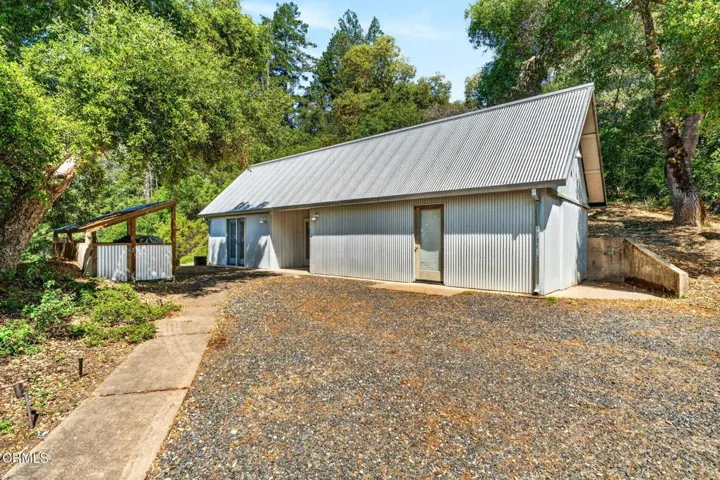 24 outbuilding 1