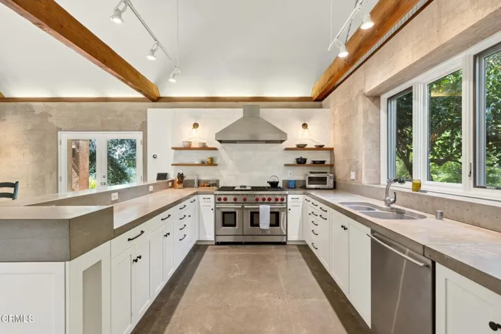 11 kitchen 1