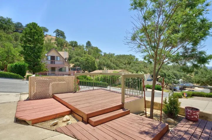 2537 Shoreline Road, Bradley, California 93426
