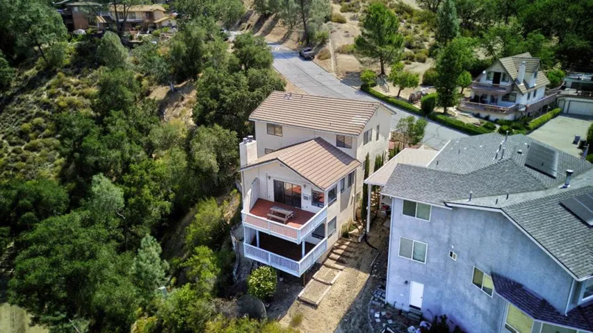 2537 Shoreline Road, Bradley, California 93426