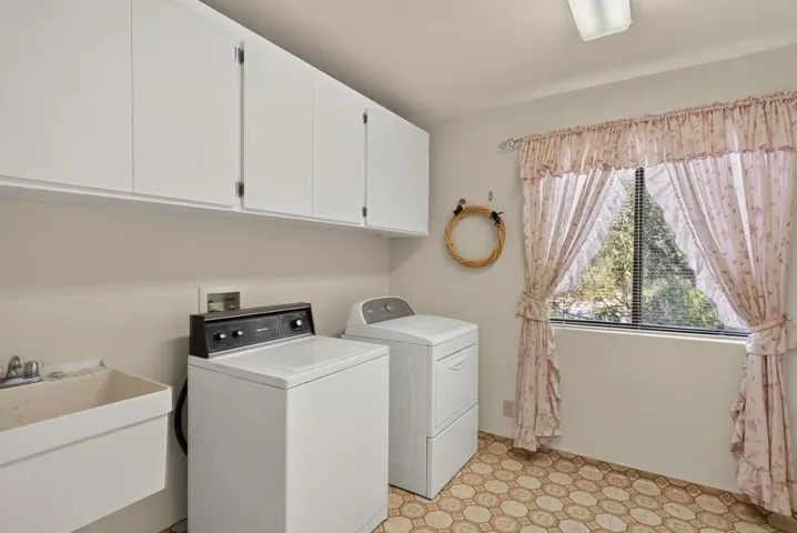 2537 Shoreline Road, Bradley, California 93426