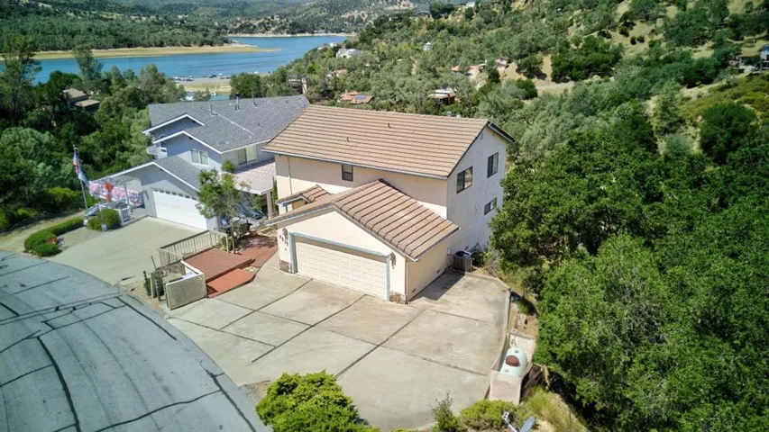 2537 Shoreline Road, Bradley, California 93426