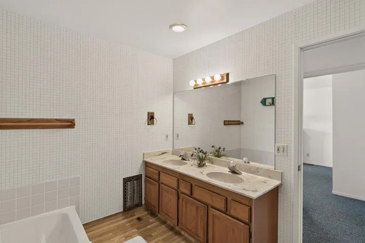 2537 Shoreline Road, Bradley, California 93426