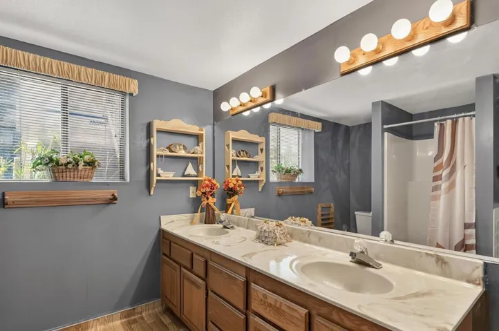 2537 Shoreline Road, Bradley, California 93426
