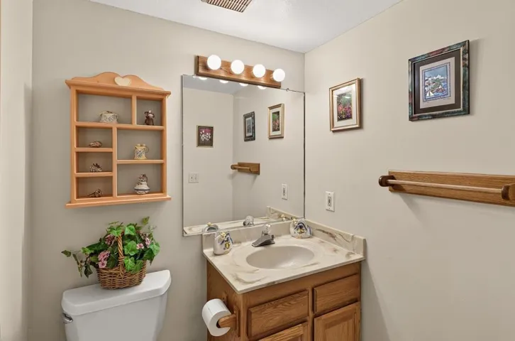 2537 Shoreline Road, Bradley, California 93426