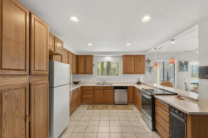 2537 Shoreline Road, Bradley, California 93426