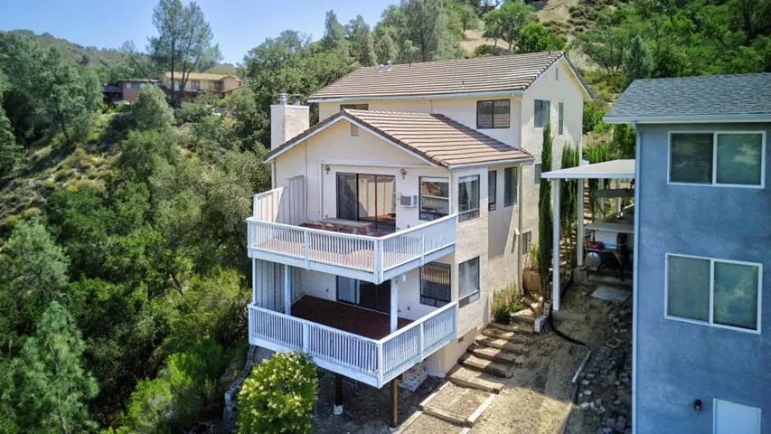 2537 Shoreline Road, Bradley, California 93426