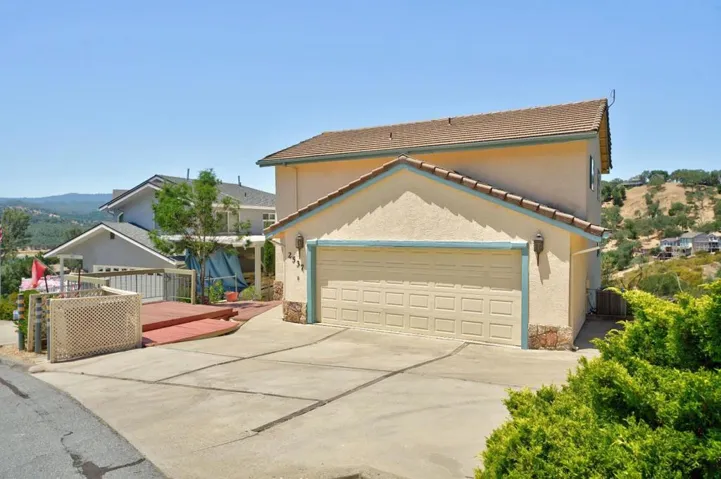 2537 Shoreline Road, Bradley, California 93426