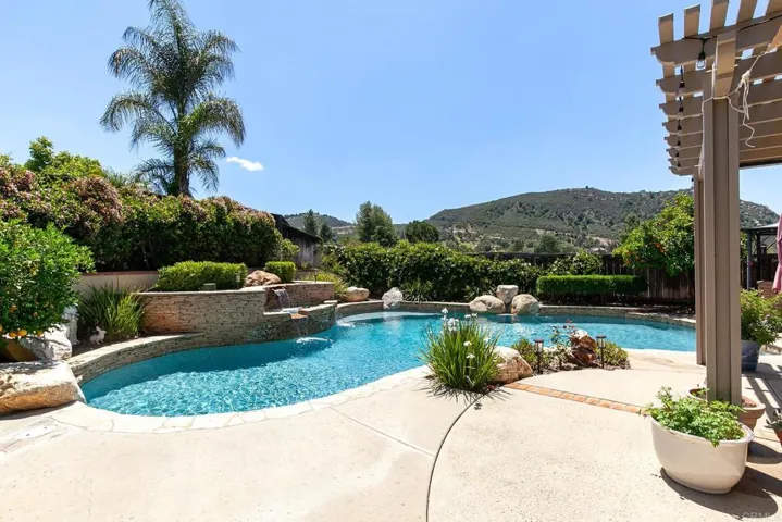 8866 Bridle Run, Alpine, California 91901