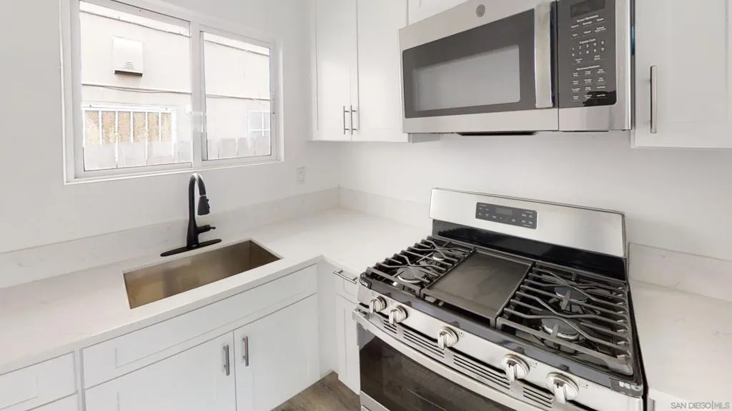 1007 Hornblend Street, San Diego, California 92109 — photo 5