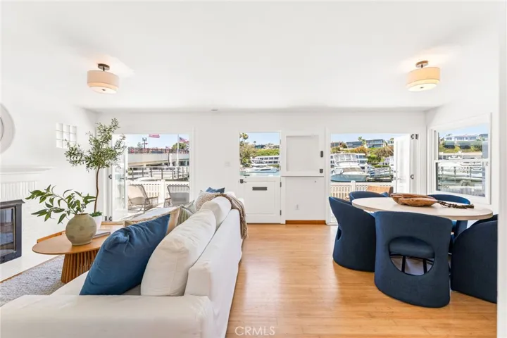 1403 N Bayfront, Newport Beach, California 92662